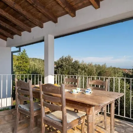 Traumhaftes Mit Grosser Terrasse By Interhome
