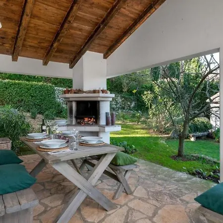 Traumhaftes Mit Grosser Terrasse By Interhome Διαμέρισμα *