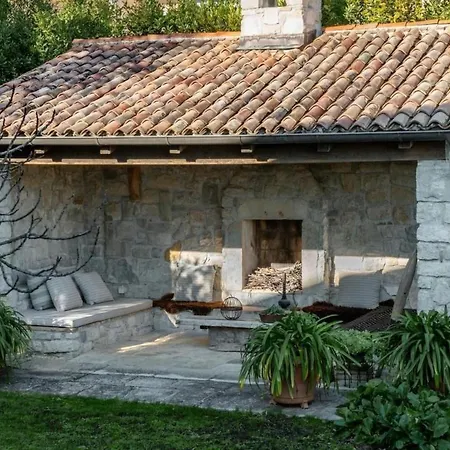 Traumhaftes Mit Grosser Terrasse By Interhome Διαμέρισμα *
